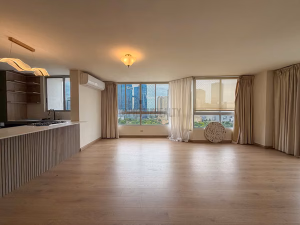Apartamento en Alquiler en Obarrio, Panamá – Amplia Residencia de 183 m² con 3 Recámaras