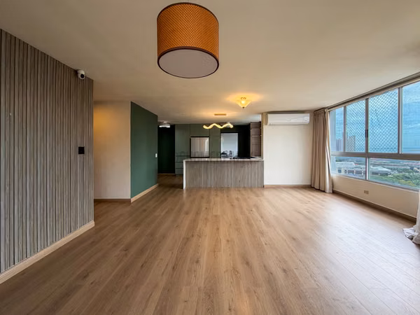 Apartamento en Alquiler en Obarrio, Panamá – Amplia Residencia de 183 m² con 3 Recámaras