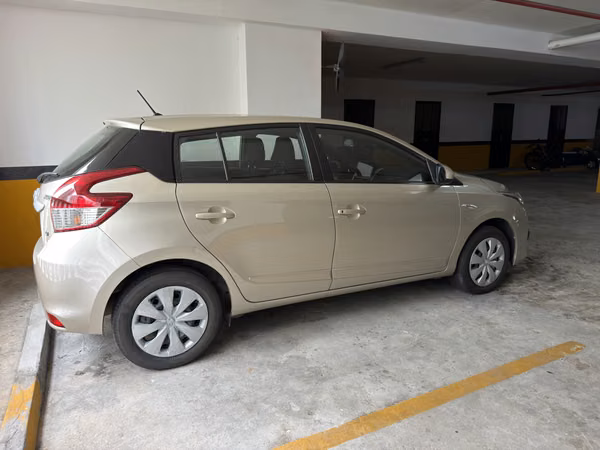TOYOTA YARIS HATCHBACK 2017 – AUTOMÁTICO – SOLO 60,000 KM