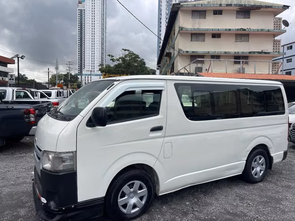 TOYOTA HIACE 2018