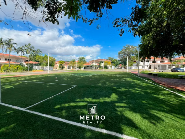 Costa del Este Luxurious House for Sale