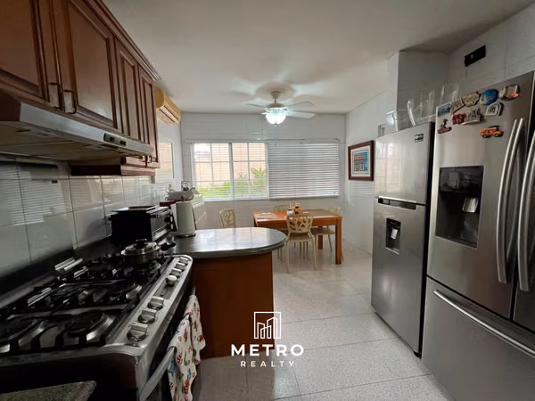 Costa del Este Luxurious House for Sale