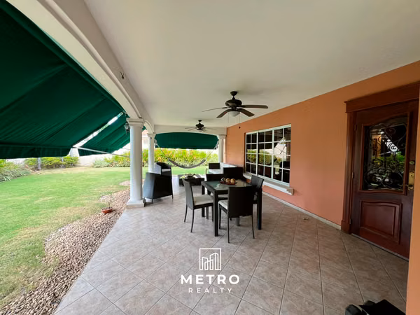 Costa del Este Luxurious House for Sale