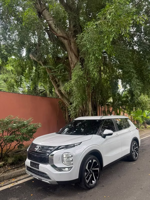 MITSUBISHI OUTLANDER 2024 $24.900
