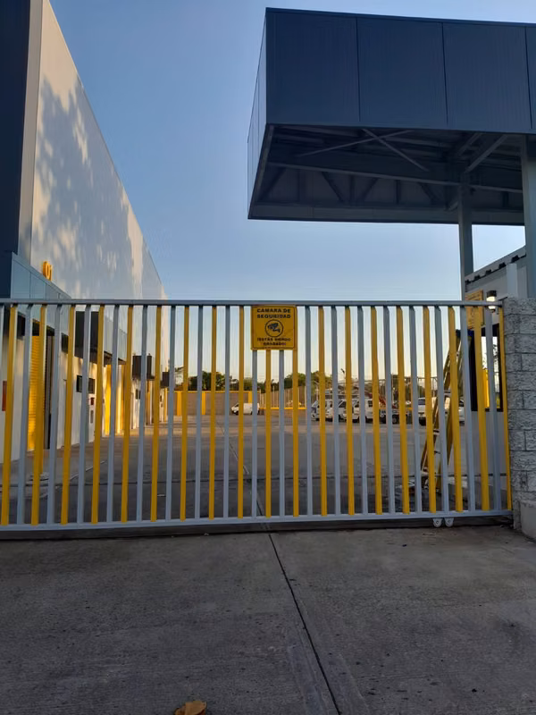 GALERA BODEGA JUAN DÍAZ 424 M2 $4,240 A ESTRENAR LEMAX