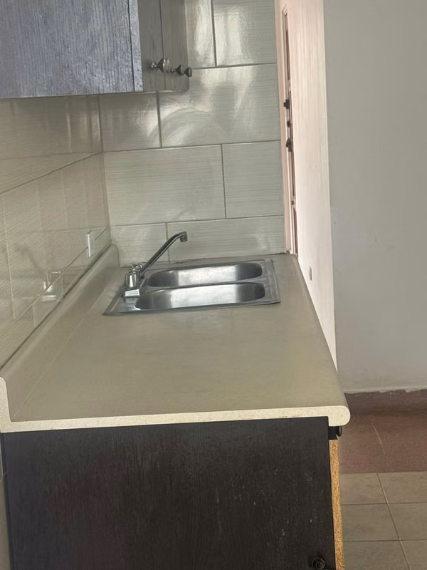 FOR RENT: SPACIOUS APARTMENT IN PARQUE LEFEVRE