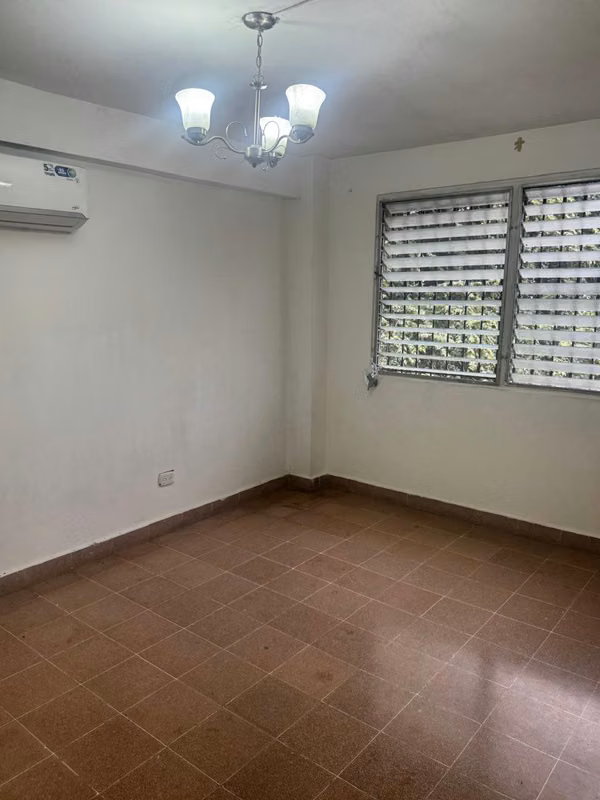 FOR RENT: SPACIOUS APARTMENT IN PARQUE LEFEVRE