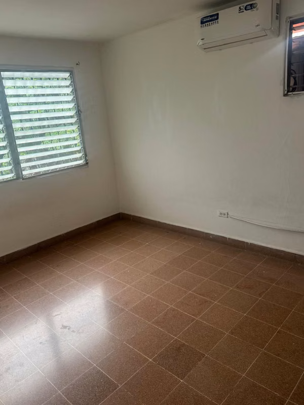 FOR RENT: SPACIOUS APARTMENT IN PARQUE LEFEVRE