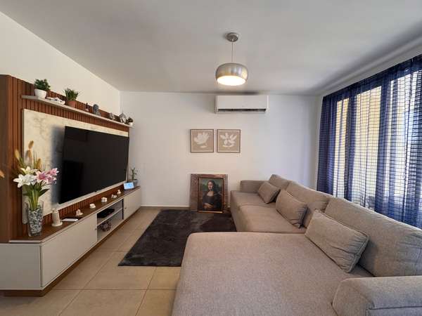 HOUSE IN RENT-GOLF BREEZES