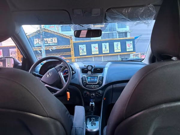 Hyundai Accent Automático – Excelente estado