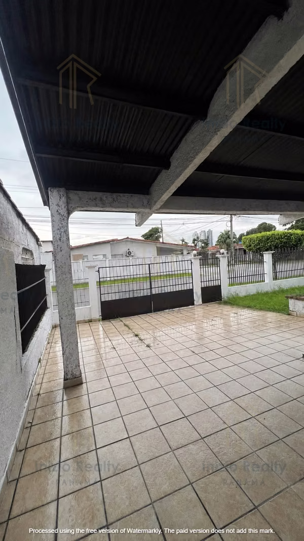 SE ALQUILA AMPLIA CASA EN CHANIS, PANAMÀ