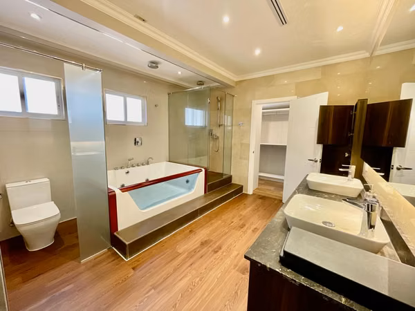 East Coast - 124; House of 338m2 - 124; 5 rooms - 124; CBE - 124; Social area