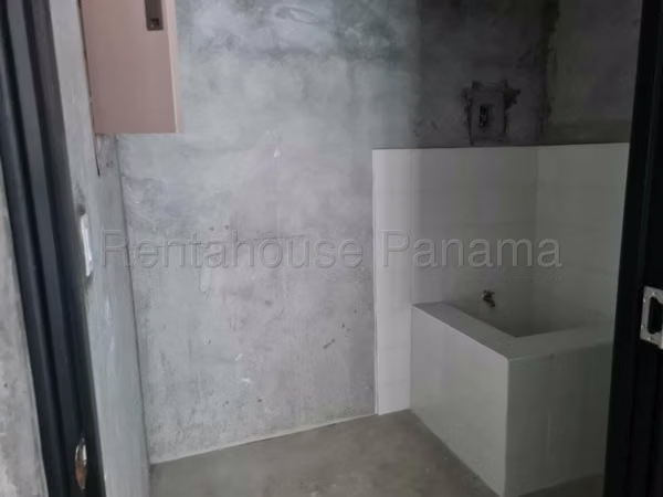 Local en Casco Antiguo - Alquiler