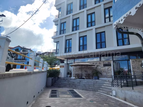 Local en Casco Antiguo - Alquiler