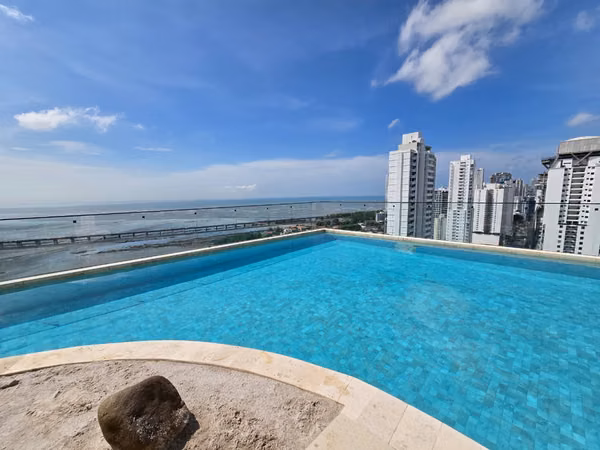 SE VENDE APARTAMENTO, DOVLE CINCUENTENARIO, COCO DEL MAR