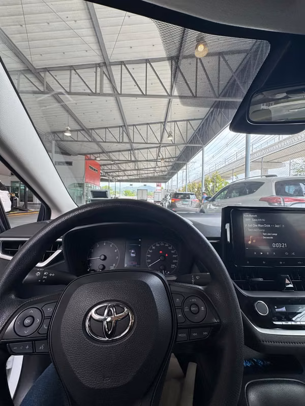 TOYOTA COROLLA 2025