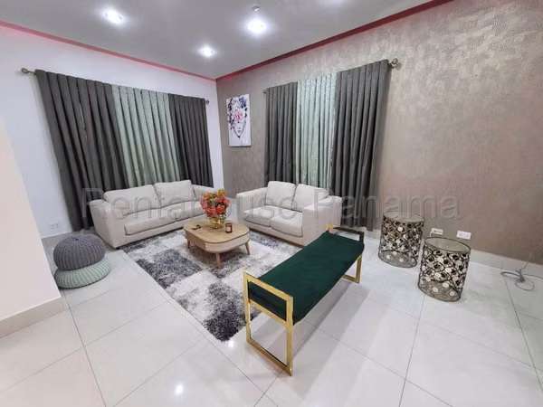House for Sale in Clayton Embassy Club 334.35 Mts PD