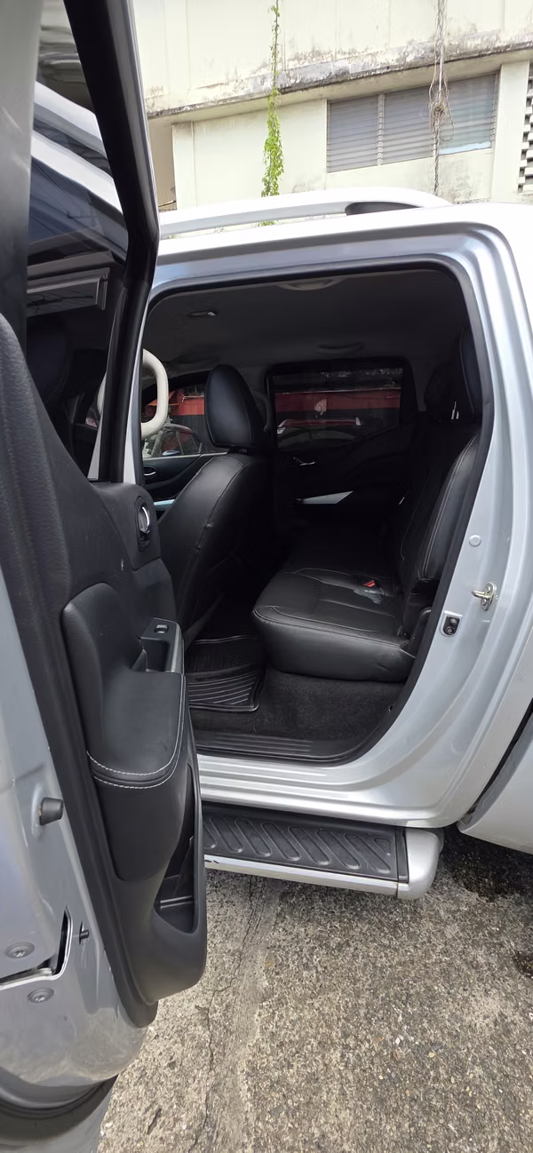 NISSAN FRONTIER NP300  DOBLE CABINA AUTOMÁTICA 2020