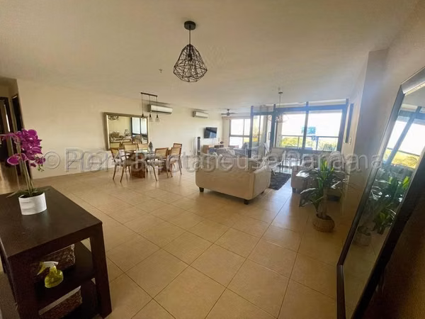 Apartment for rent in Costa del Este LA27-521