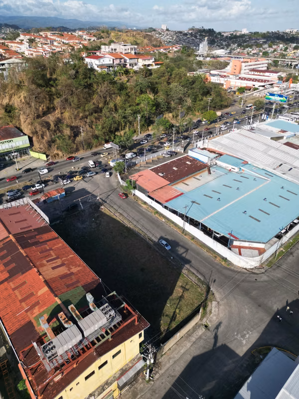 Alquiler de Terreno en Tumba Muerto