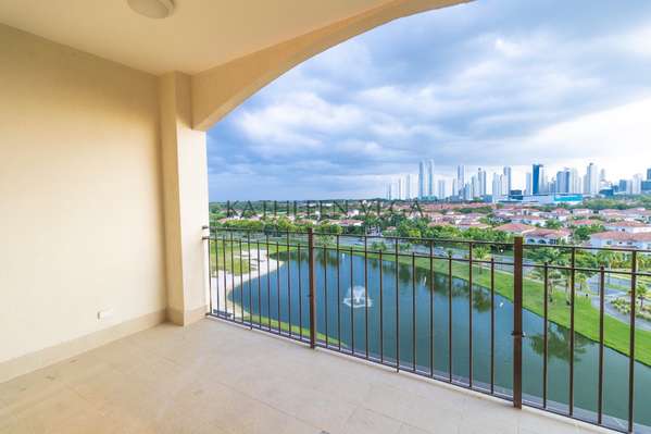 2-Bedroom Apartment with Attic & 3rd Bedroom, The Reserve, Santa María
