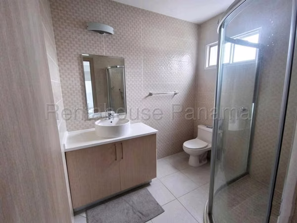 Casa en Alquiler Brisas del Golf Victoria 27SPCG552