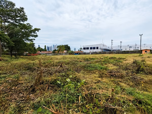 Venta de Terreno Comercial en Ave. Jose Agustin Arango