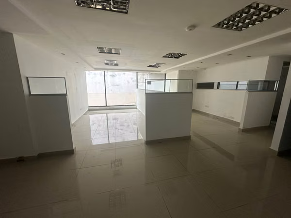 OFICINA DE 120MTS EN EDIFICIO VALLARINO, OBARRIO
