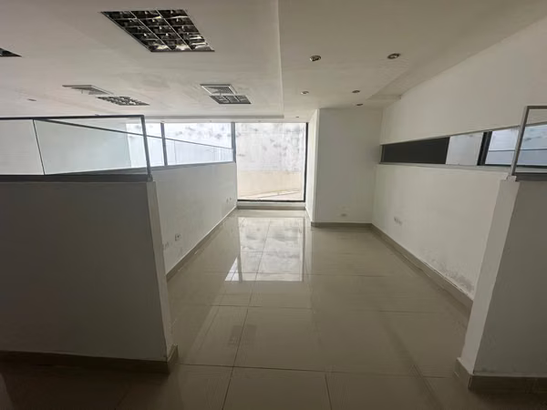 OFICINA DE 120MTS EN EDIFICIO VALLARINO, OBARRIO