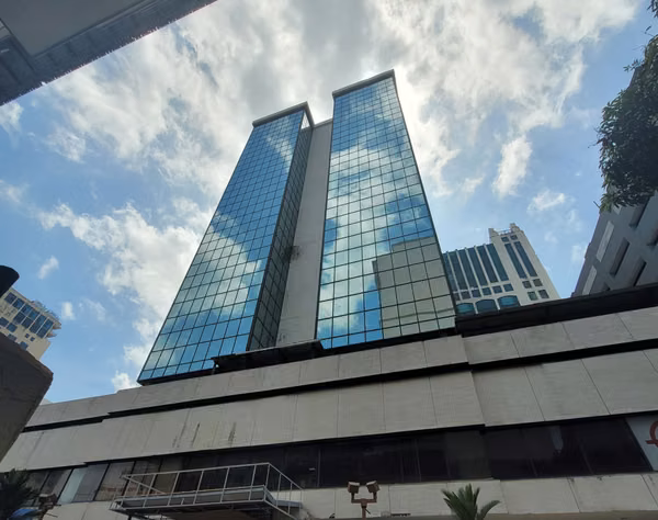 OFICINA DE 120MTS EN EDIFICIO VALLARINO, OBARRIO