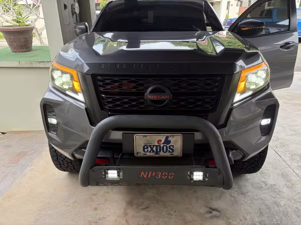 Vendo Nissan Frontier EX 4X4 con garantía de agencia muy poco kilometros
