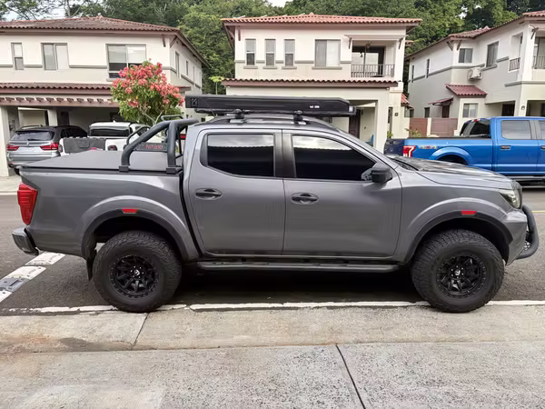 Vendo Nissan Frontier EX 4X4 con garantía de agencia muy poco kilometros
