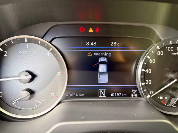 Vendo Nissan Frontier EX 4X4 con garantía de agencia muy poco kilometros