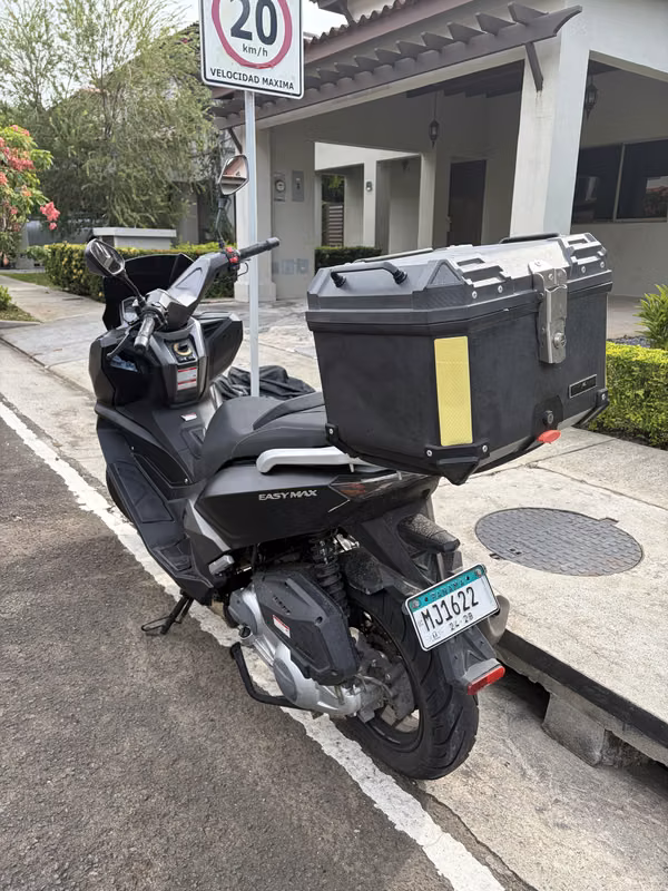 Vendo moto SPI EASYMAX 300 en perfecto estado