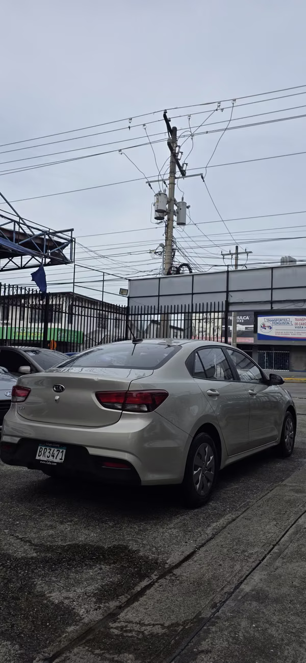 KIA RIO AUTOMÁTICO 2020