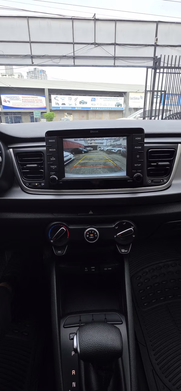 KIA RIO AUTOMÁTICO 2020