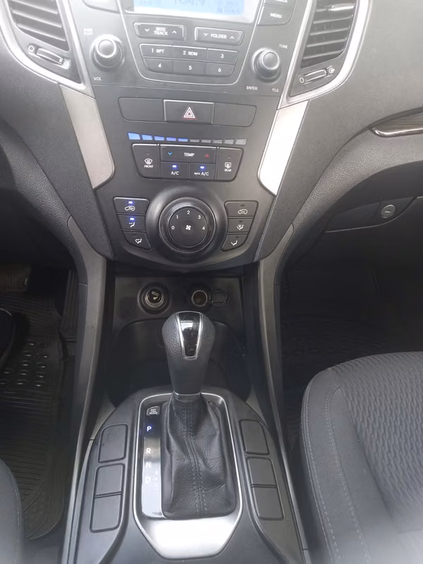 VENTA DE CAMIONETA HYUNDAYI - SANTA FE