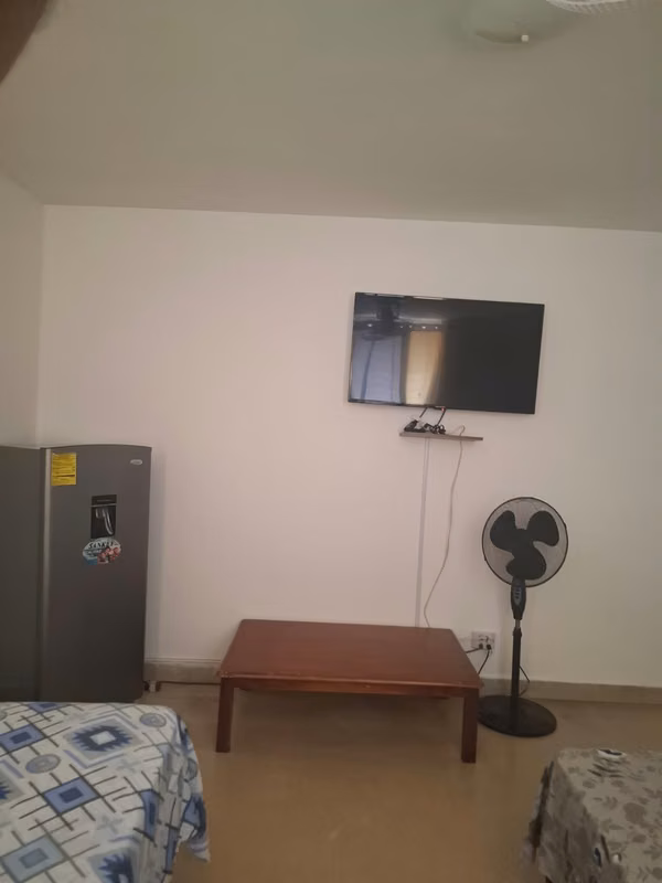 Alquilo hab cómoda grande closet amplio amueblada