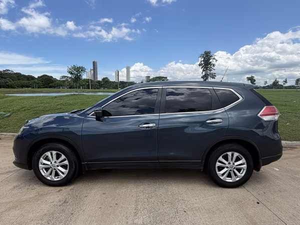 NISSAN X-TRAIL 2017 - Impecable
