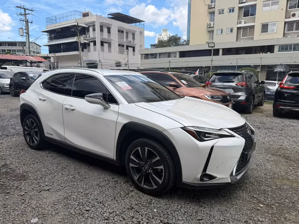 Lexus UX 250h 2022