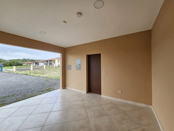 MOVE-IN READY HOME  EQUESTRIAN COMMUNITY, BOQUETE