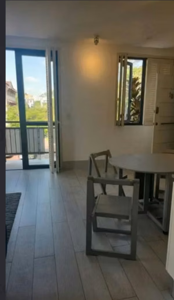 Melissa Foster Luxury Alquila Elegante Apartamento con Vista al Parque Herrera en Casco Viejo