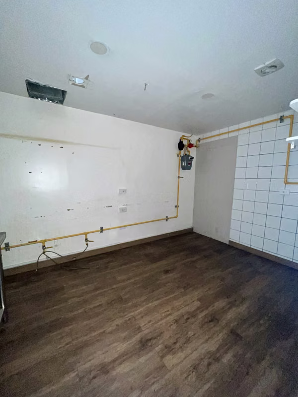 90 m² Commercial Space on Vía Porras | GALT