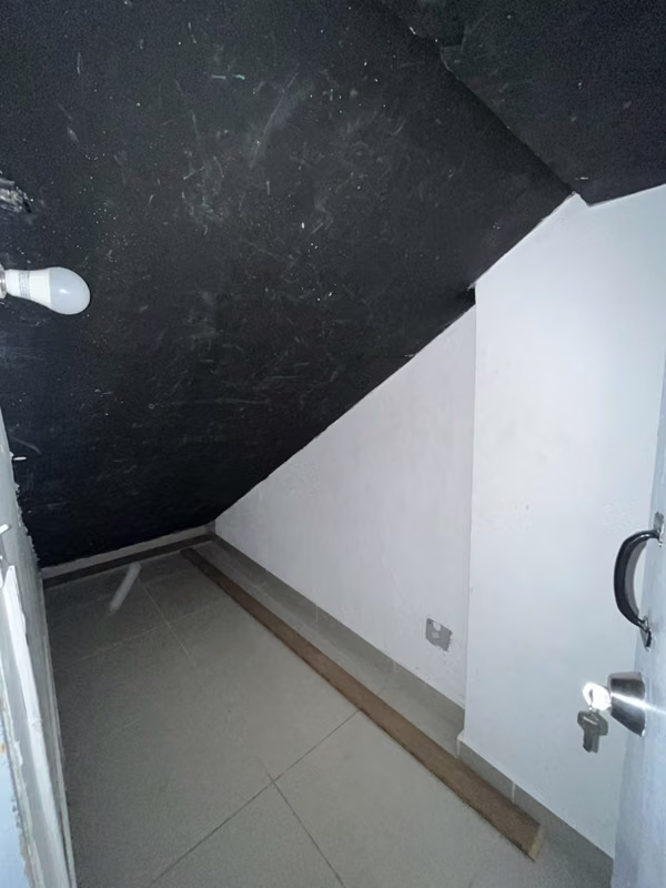 90 m² Commercial Space on Vía Porras | GALT