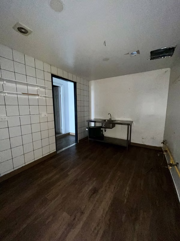 90 m² Commercial Space on Vía Porras | GALT