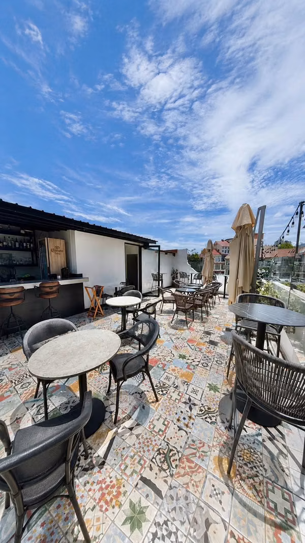Commercial Building for Lease in Casco Antiguo MFR2075