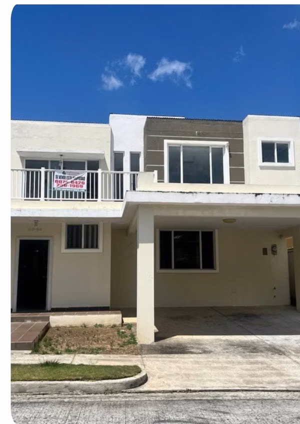 Se vende casa en REMATE, en Brisas del Golf