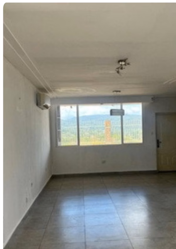 Se vende casa en REMATE, en Brisas del Golf