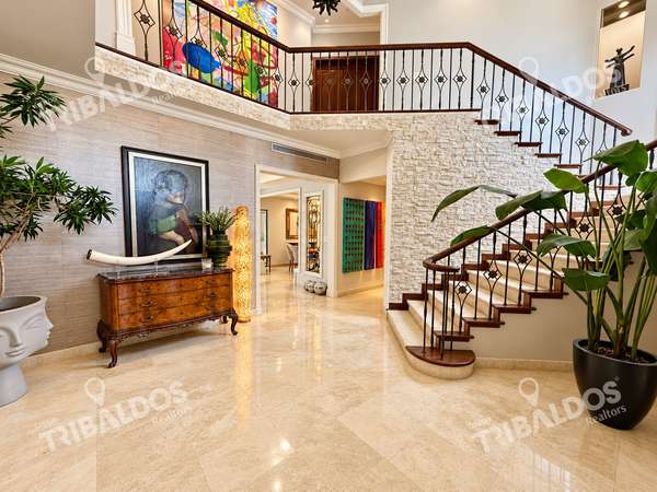 House for Sale in Costa del Este | Pool, Private Gym, and Spacious Social Areas