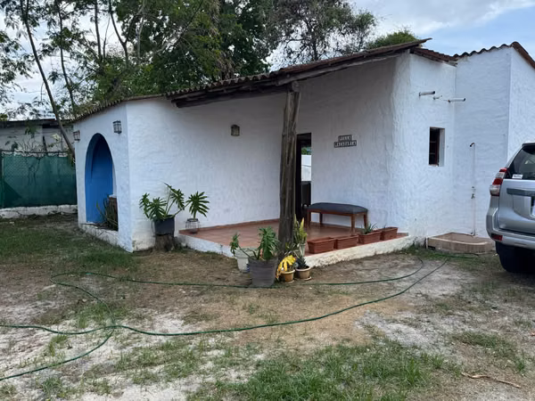 AVAILABLE BEACHFRONT HOUSE - FARALLÓN